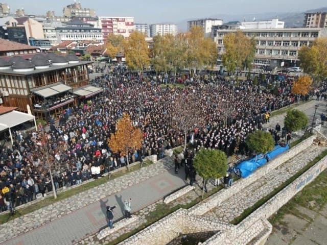 Sahranjen Muamer Zukorlić