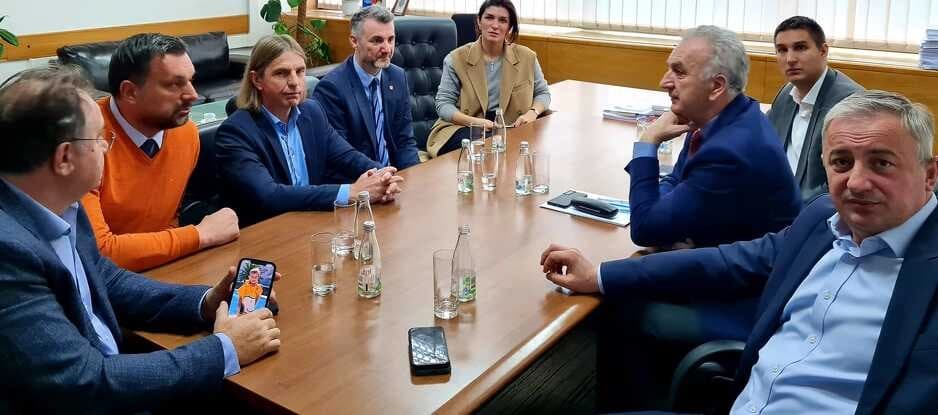 Sastanak Trojke s opozicionim strankama RS-a: BiH ima samo dvije mogućnosti