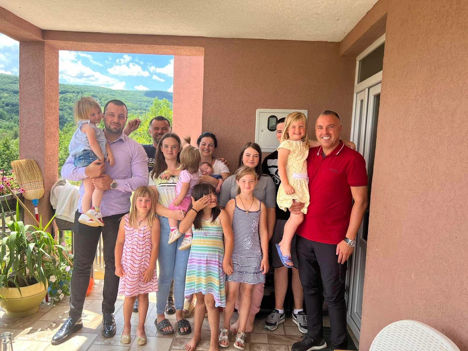 Siniša Vidović na Kosovu i Metohiji posjetio višečlanu porodicu Vuković