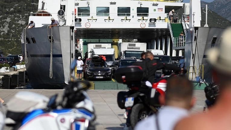 Sletio autom sa trajektnog pristaništa u Jadran i poginuo