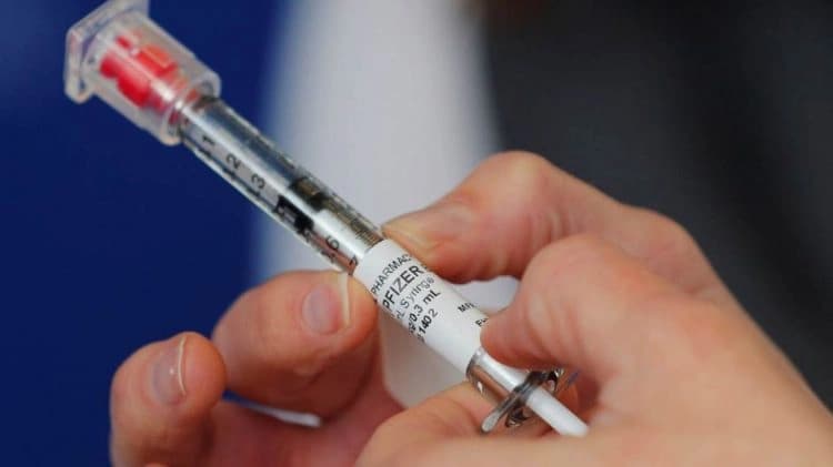 Slovenac primio 23 doze vakcine protiv korone