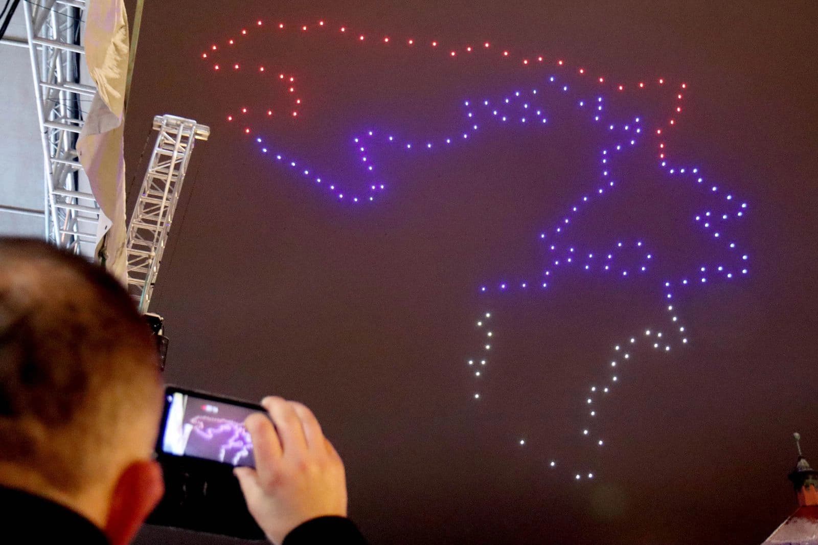 Spektakularni dron šou na Trgu Krajine