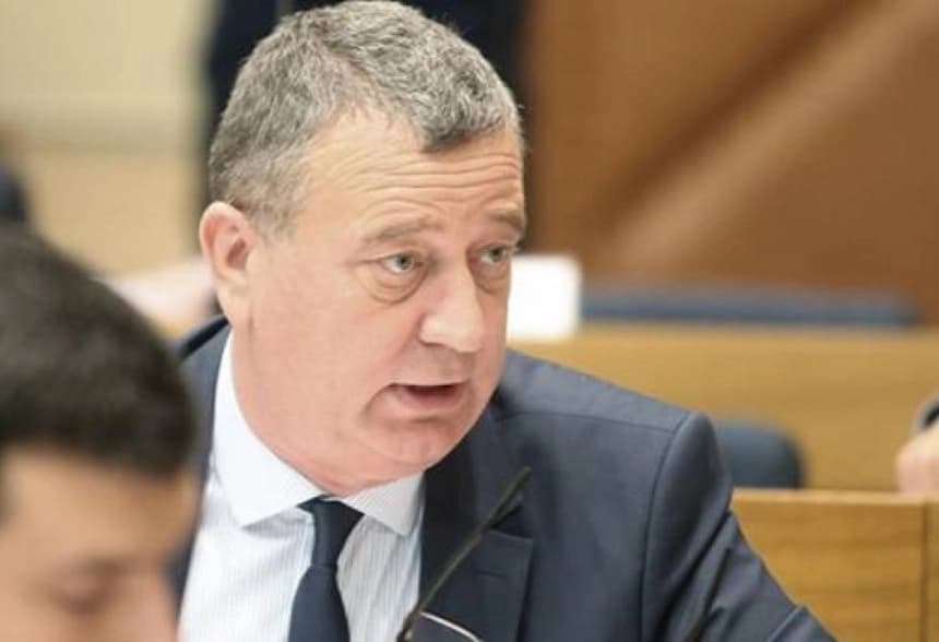 SPS o “papcima”: Prelazi li Tubin u Socijalističku partiju?