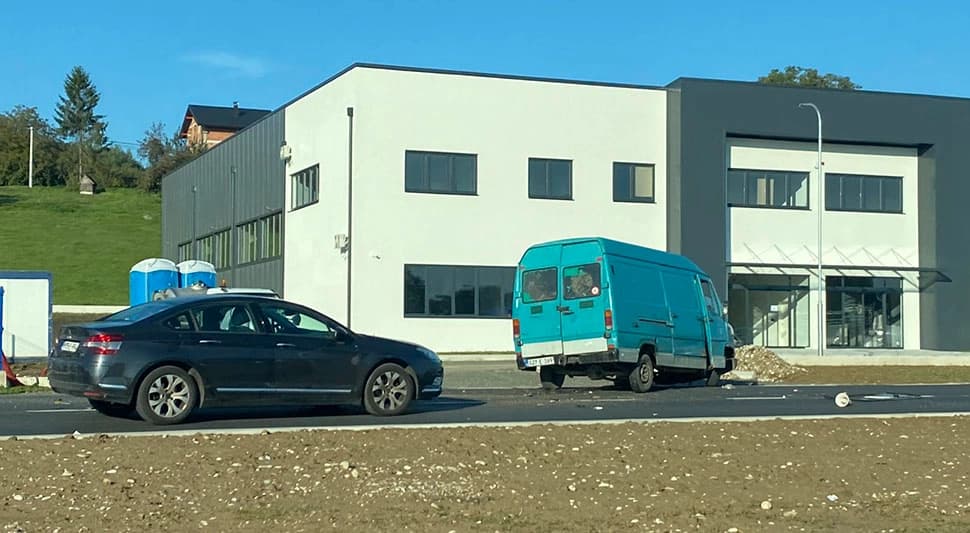 Sudar automobila i kombija u Banjaluci