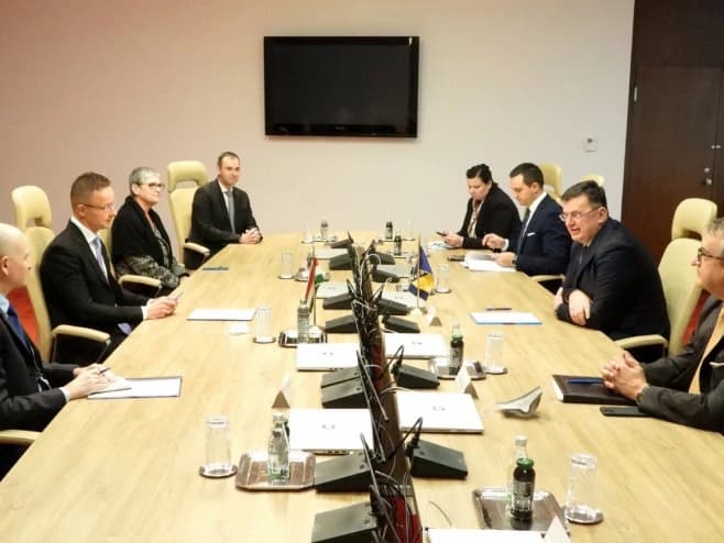 Tegeltija-Sijarto: Prevelik teret migrantske krize, potrebna pomoć EU