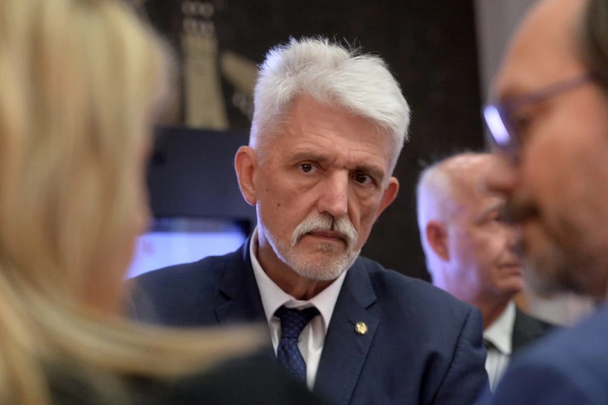 Tolkač: Srbija da se pridruži sankcijama protiv Rusije