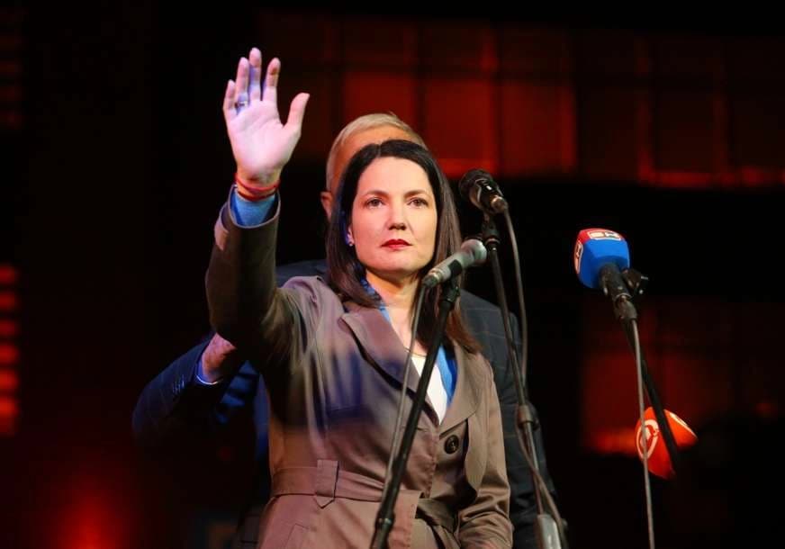 Trivićeva na mitingu poručila da će možda biti novih oblika okupljanja 