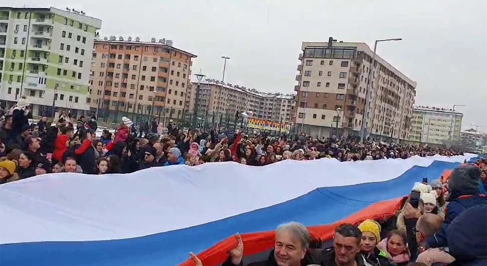U Istočnom Sarajevu se zavijorila najduža zastava Srpske u Evropi