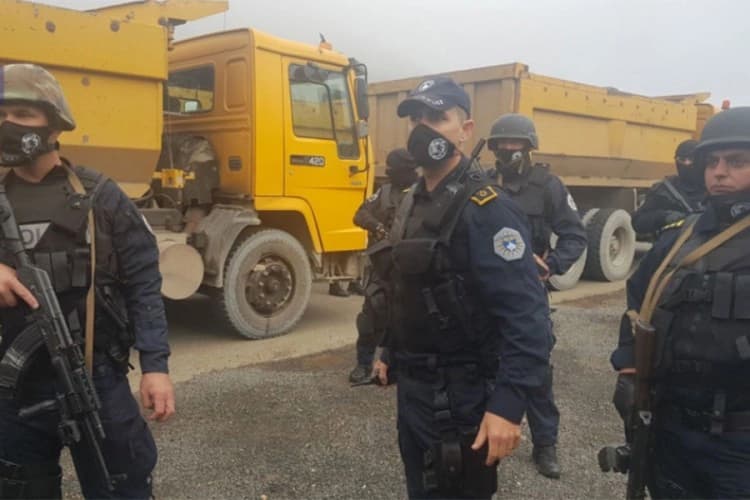 “Urazumite nerazumne, mi ćemo umeti da zaštitimo našu zemlju”