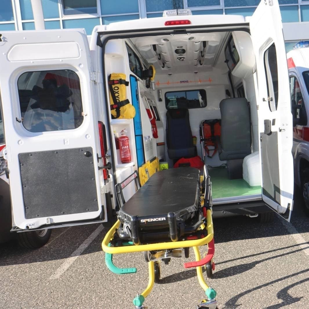 Uručeni ključevi 15 sanitetskih vozila rukovodiocima zdravstvenih ustanova