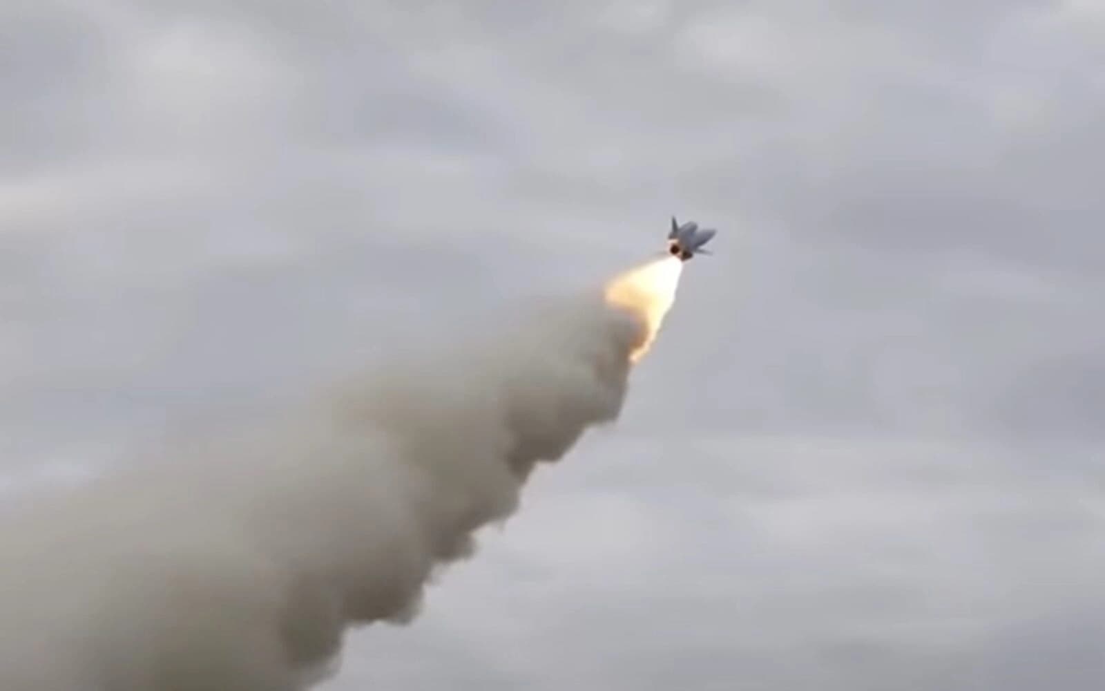 Veliki napad Rusije na Kijev: Pogođena zgrada Vlade Ukrajine