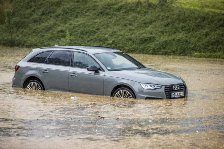 Više nastradalih i nestalih u poplavama, srušene kuće, blokirani putevi