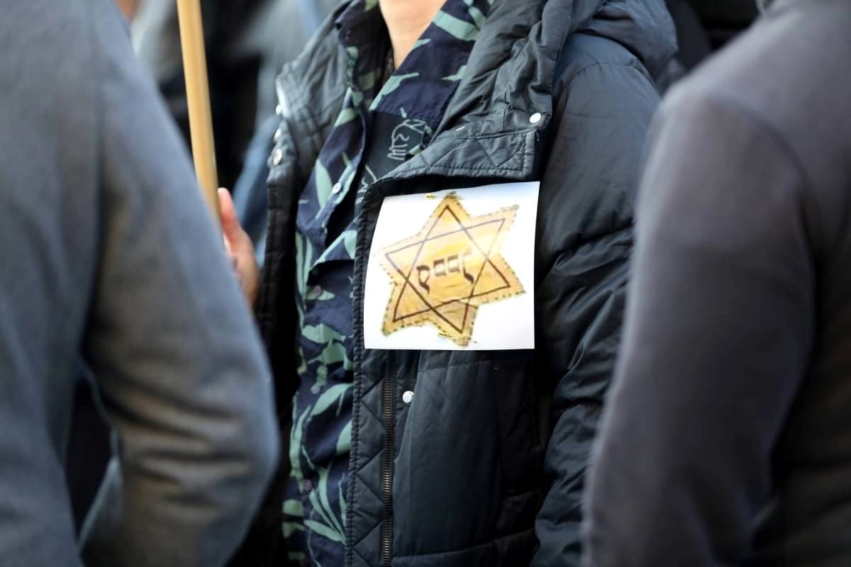 Više od 10.000 ljudi na protestu protiv kovid potvrda i epidemioloških mjera