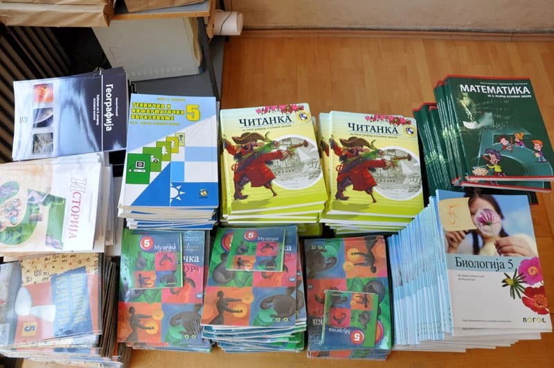 Vlada Srpske naložila da se obezbijede dodatna sredstva za udžbenike