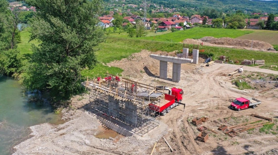Vrbas zaustavio gradnju mosta u Česmi