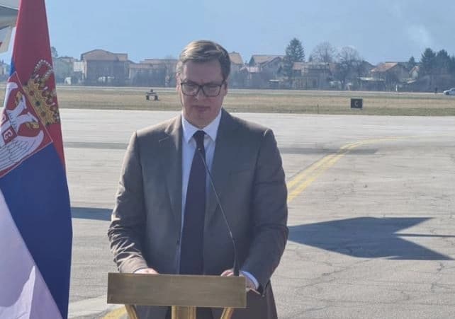 Vučić: Molim lekare da donesu odluku o trećoj vakcini