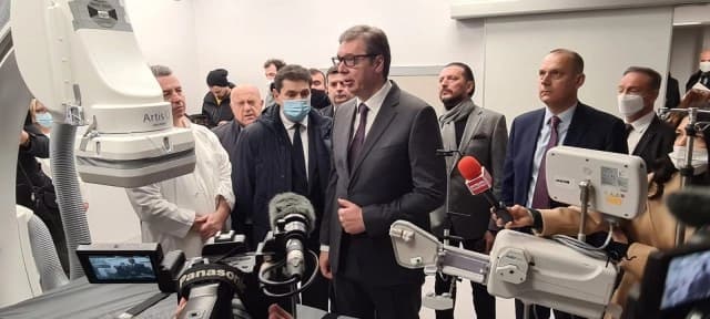 Vučić u Kliničkom centru: “Možemo da kažemo da je Srbija promenjena”
