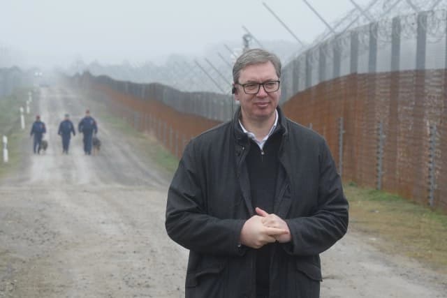 Vučić večeras na administrativnoj liniji