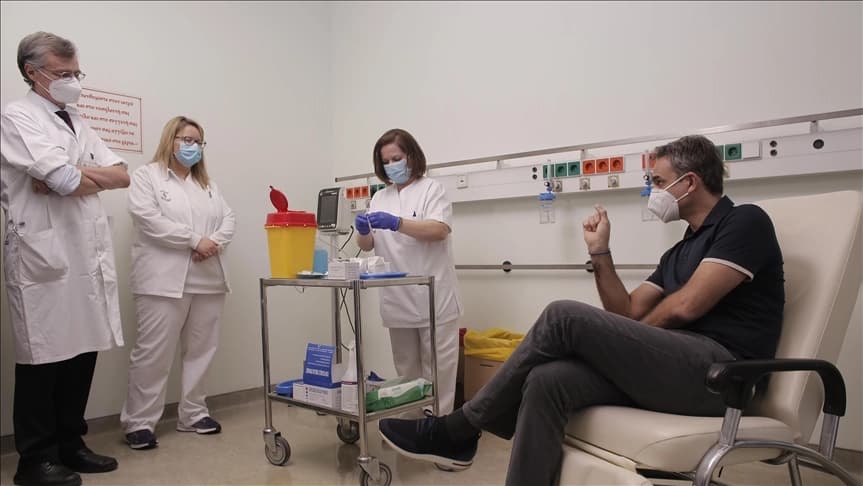 Zdravstveni radnici u Grčkoj biće suspendovani ako se ne vakcinišu