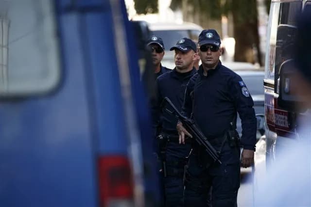 Grupu Srba iz Dobrotina maltretirala policija u Gračanici