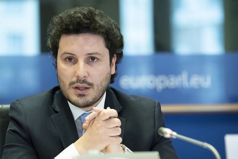 Abazović pozvao građane na odgovornost i štednju