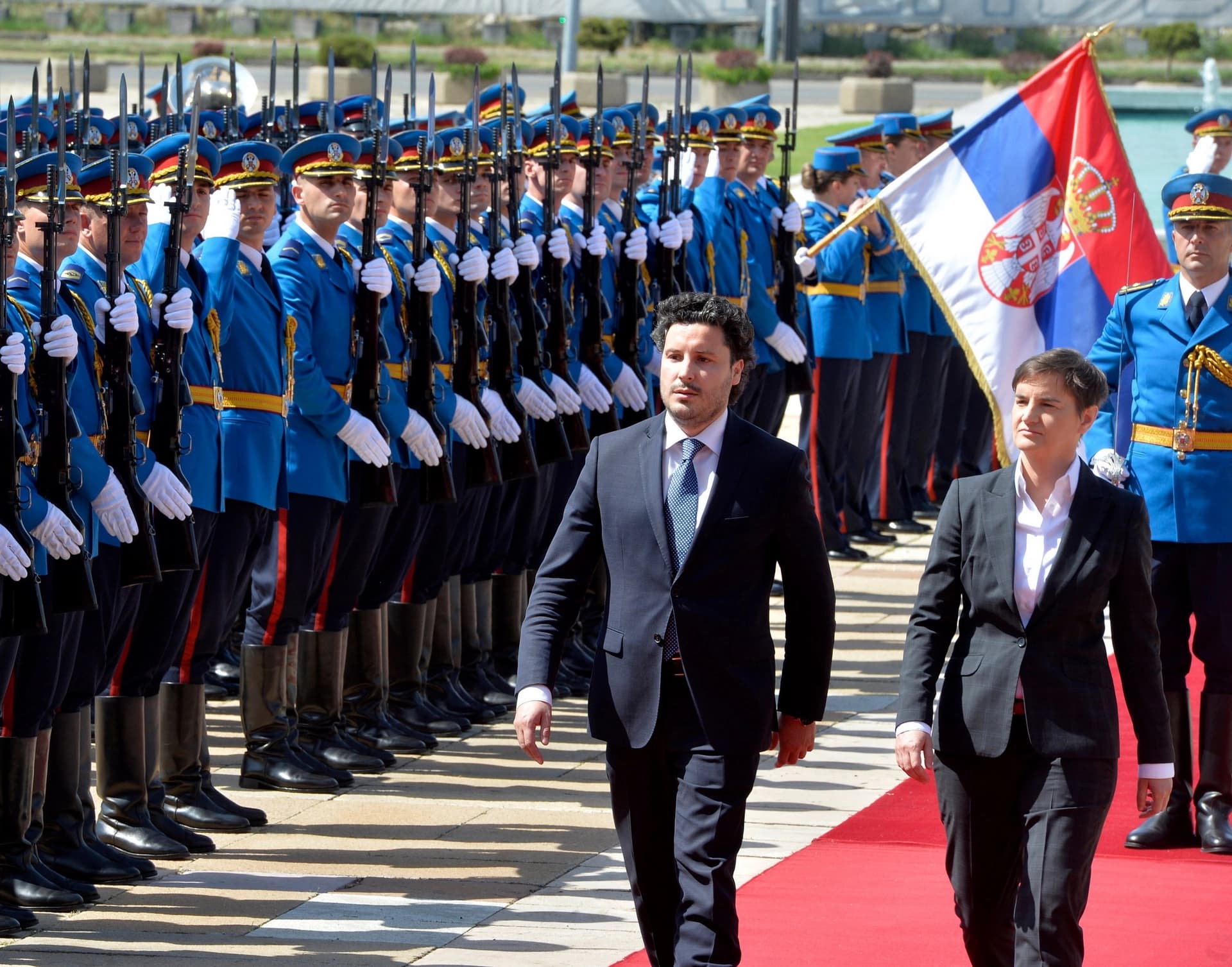 Abazović stigao u prvu zvaničnu posjetu Beogradu