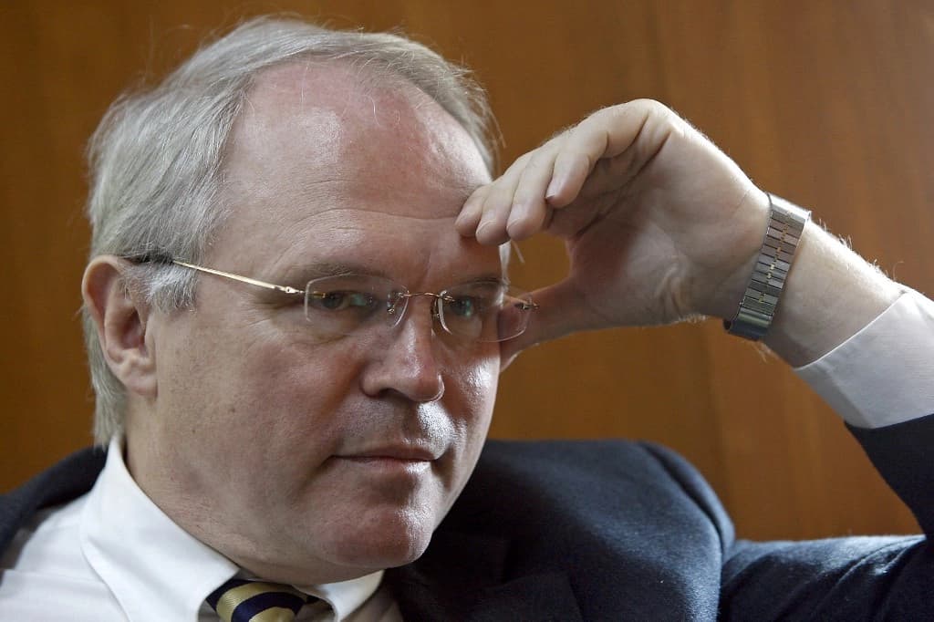 Ambasadoru Hilu neće biti dobro; Istraživanje šta Srbi misle o SAD, a šta o Rusiji