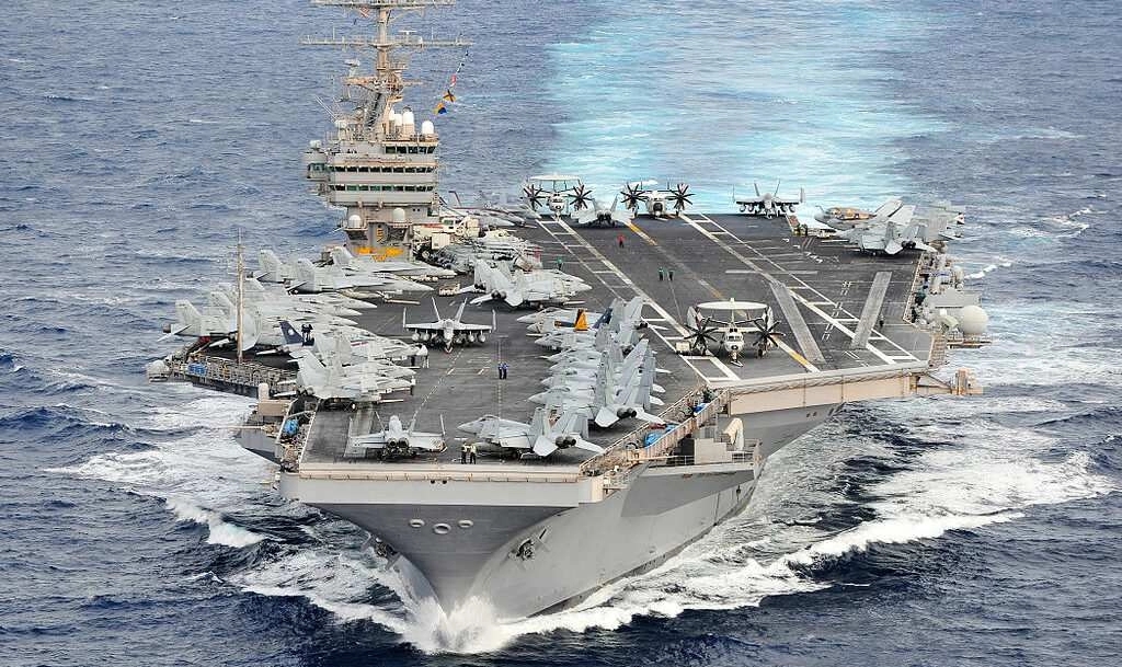 Američka mornarica pokazala dva supernosača aviona tokom vježbe u Filipinskom moru