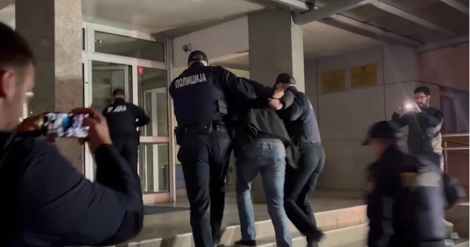 Banjalučanin osumnjičen da je nasmrt izbo sugrađanina sproveden u Tužilaštvo