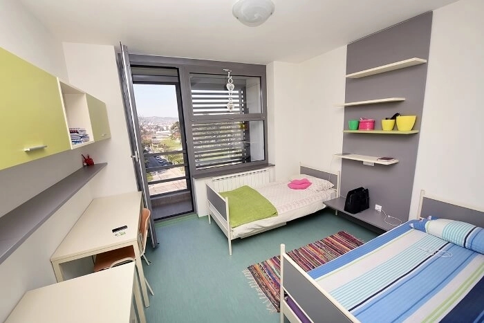 “Borba” za krevetom u studentskim centrima: Za većinu studenata u Srpskoj privatni smještaj luksuz