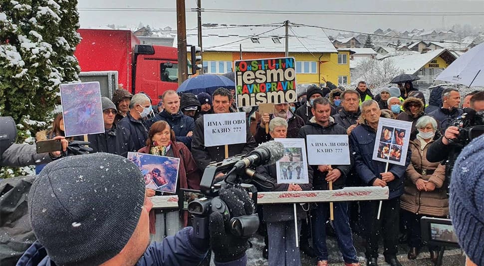 Članovi porodica se okupili, slijedi protest ispred pravosudnih institucija BiH