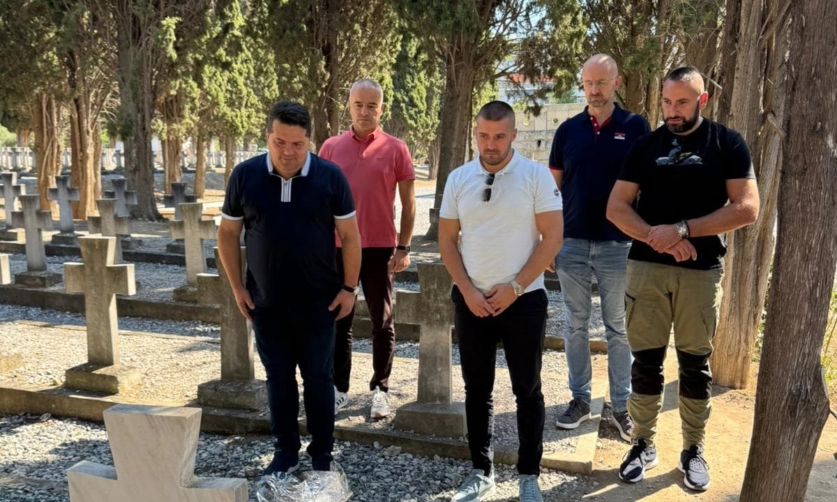 Delegacija Narodne skupštine Republike Srpske posjetila Srpsko vojničko groblje na Zejtinliku kod Soluna
