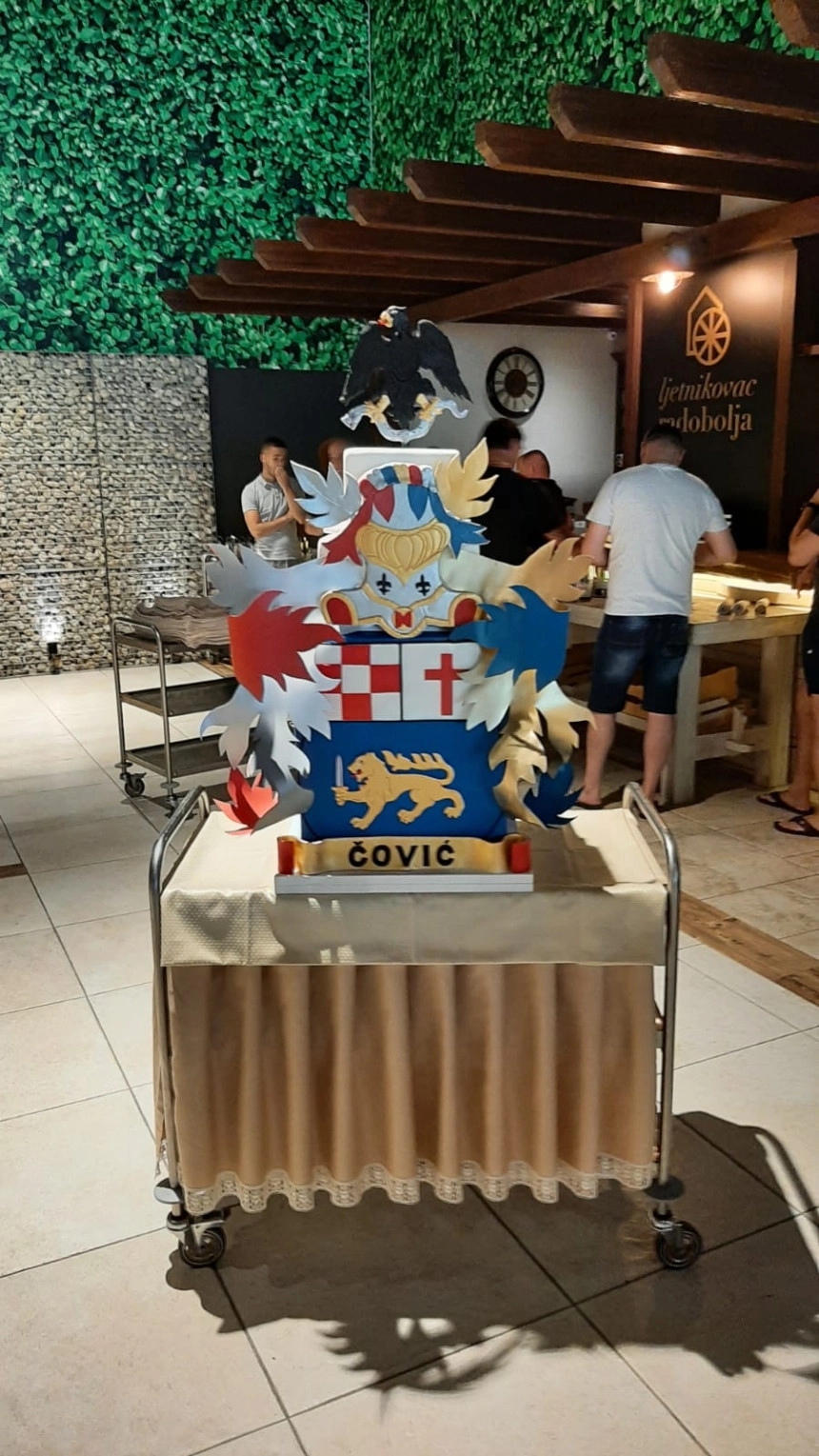 Dodik na proslavi rođendana Dragana Čovića u Mostaru: Zabava uz Halida Bešlića, klapu i zanimljivu tortu