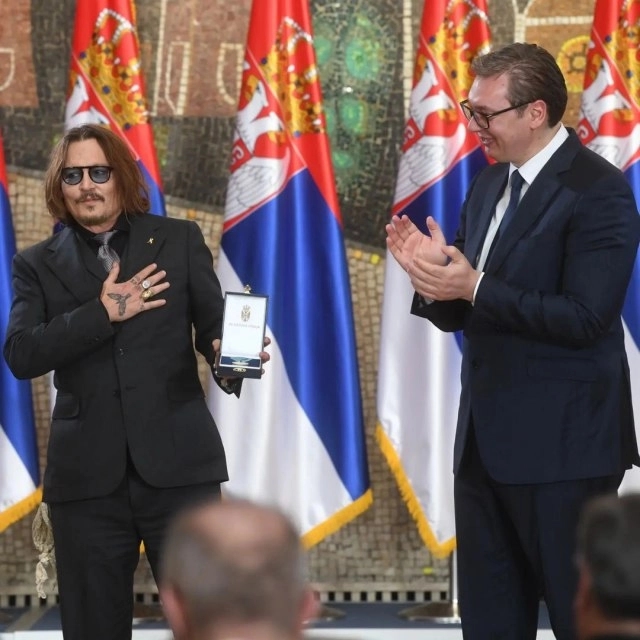 Džoni Dep dobio medalju za zasluge Srbije: “Voleo bih da moj novi život počne u Srbiji”