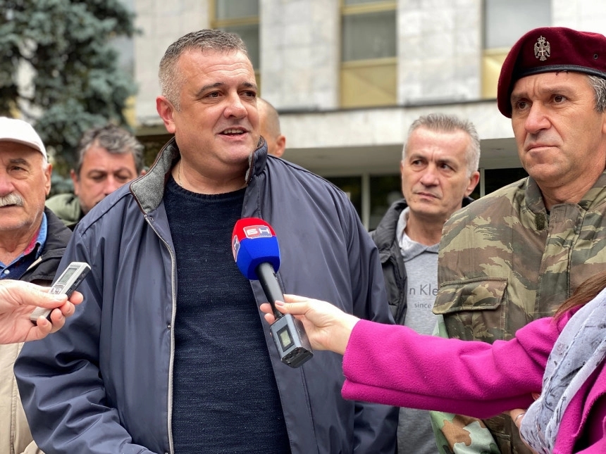 “Ginuli su najbolji, da bi vladali najgori” Banjalučki SDS optužuje poslanike SNSD da su ponizili borce