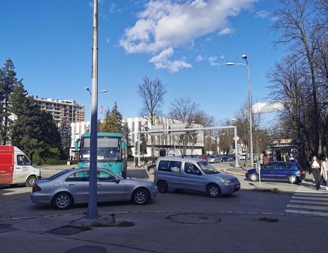 Grad ih “opleo” po džepu: Penali za dvije firme zbog kvara na semaforima i prekoračenja roka