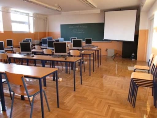 Јedan zaraženi učenik dovoljan da čitavo odjeljenje pređe na onlajn nastavu