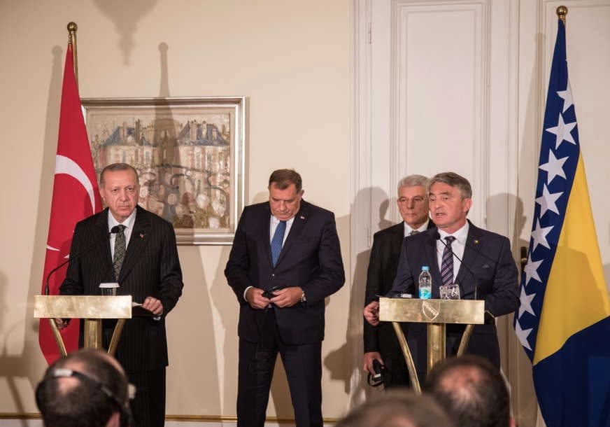 Komšić odgovorio Dodiku “Ja nisam toliki hipik da se može desiti mirna disolucija BiH”