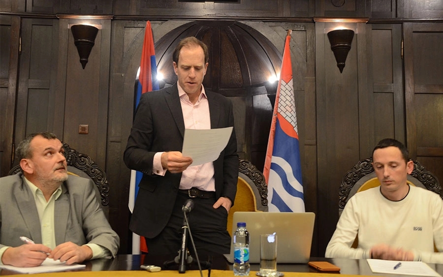 Les: Srbi su možda izgubili glasanje, ali predlagači nisu dobili željenu podršku