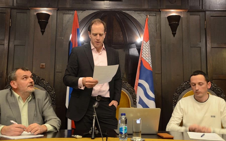 Les: Srbi su možda izgubili glasanje, ali predlagači nisu dobili željenu podršku