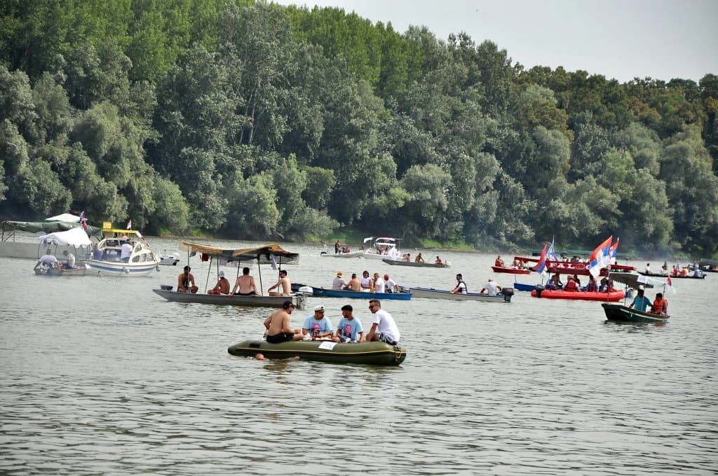 Mačetom povrijedio više osoba, ljudi bježali na sve strane