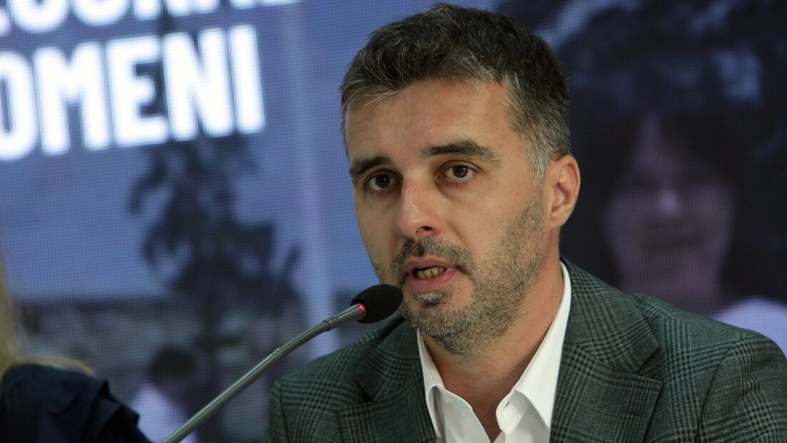 Manojlović: Kako je kampanja za beogradski vodovod i kanalizaciju završila ispred sedišta BIA