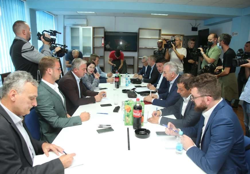 Medijski mrak i afera “Kiseonik” najvažnije teme: Opozicija najavila protest protiv vlasti u Srpskoj tačno godinu dana prije opštih izbora