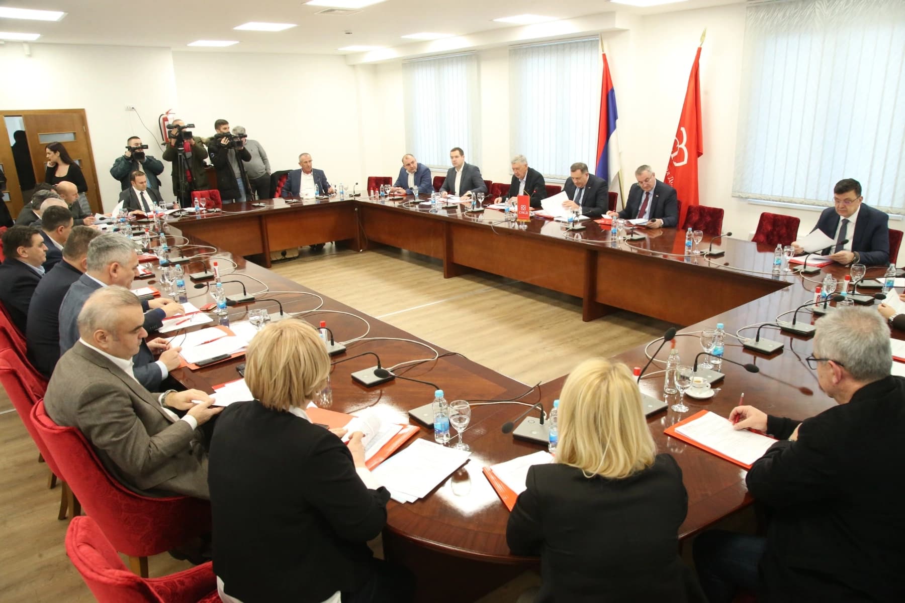 “Mi smo patriotska partija“ Dodik tvrdi da SNSD podržava 34,9 odsto glasača, a kompletnu opoziciju 28 procenata