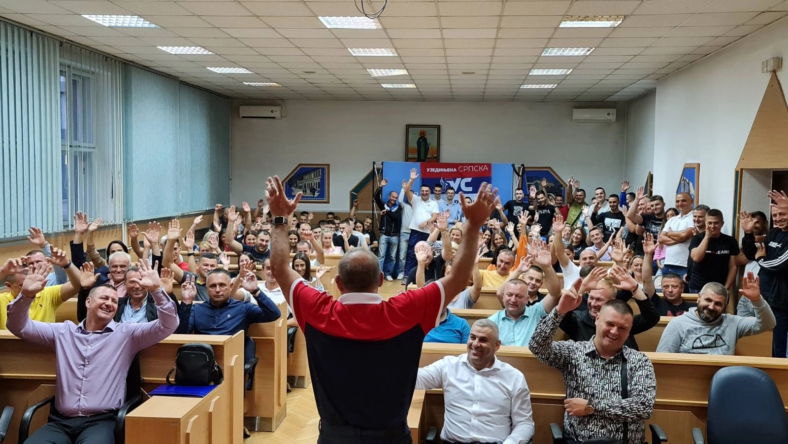 “Mi stvaramo fabrike, a ne virtuelne investicije” – održan sastanak Ujedinjene Srpske u Zvorniku