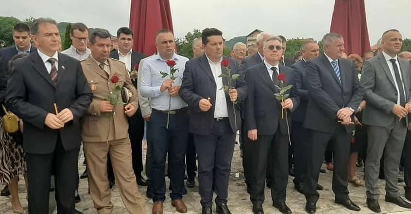 Na komemoraciji u Bratuncu Nenad Stevandić – Jedini predsjednik političke partije iz Republike Srpske koji je bio prisutan