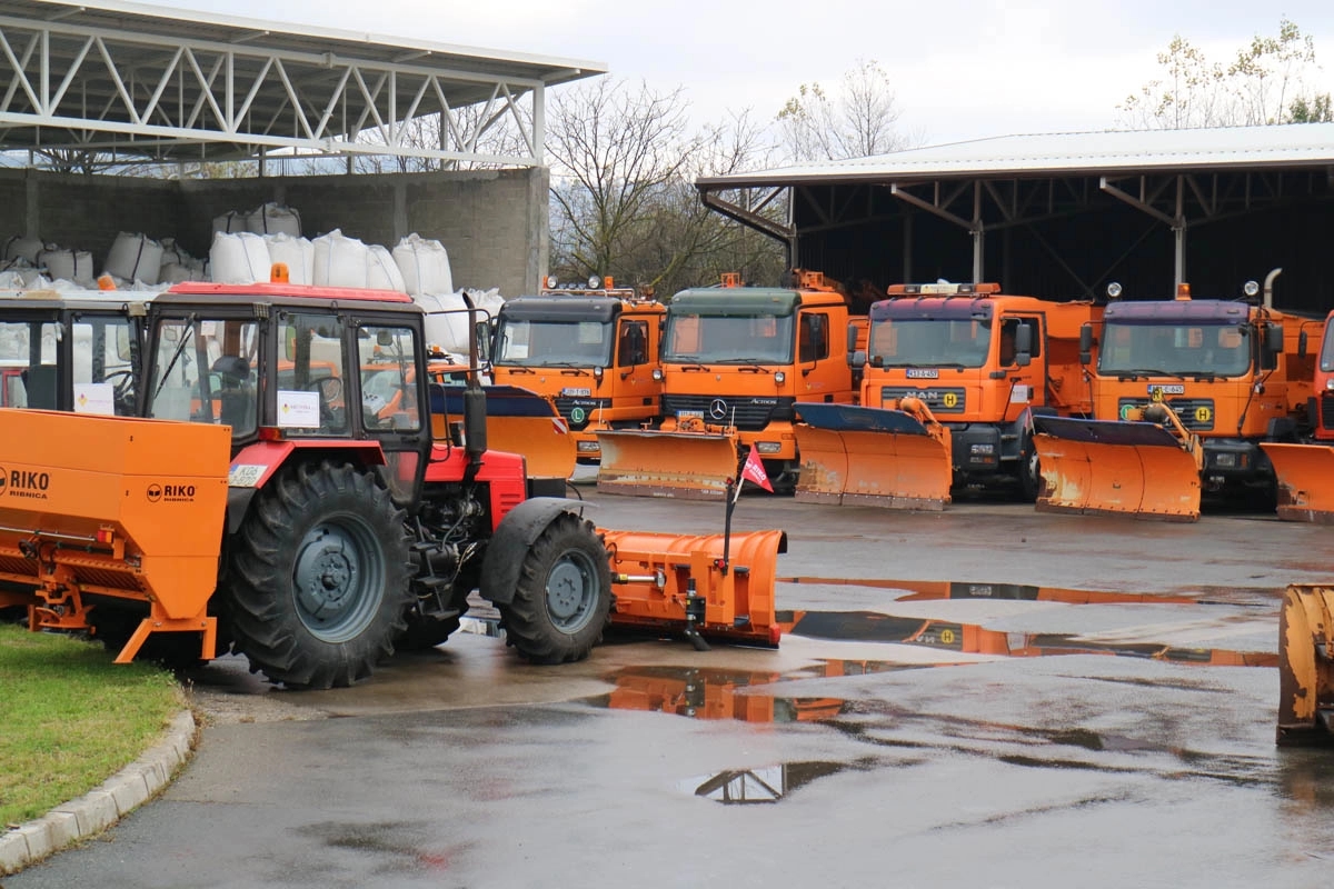 Najavljene snježne padavine u Banjaluci: Zimska služba spremna za intervencije