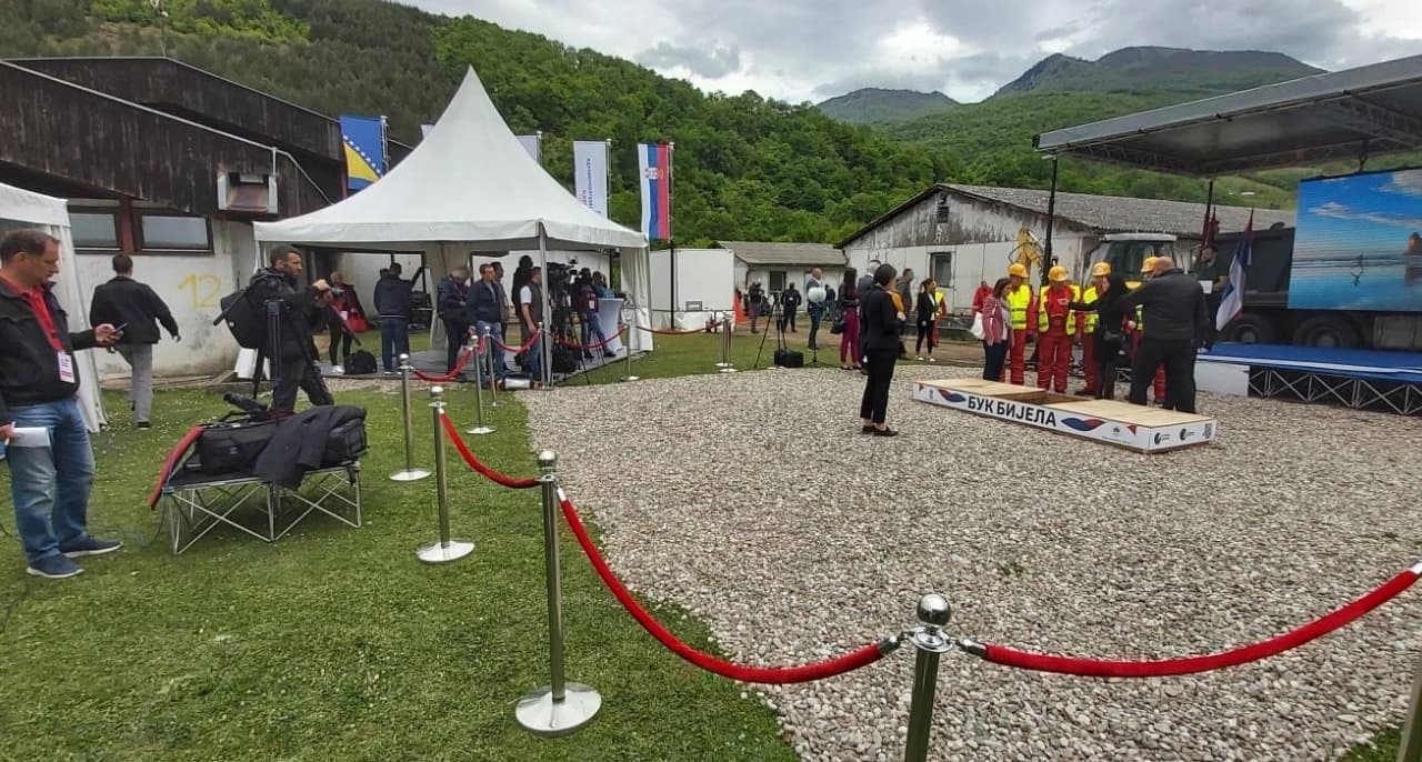 “Ne želi da učestvuje u radu”: Opstrukcije u komisiji stavljaju “Buk Bijelu” na čekanje