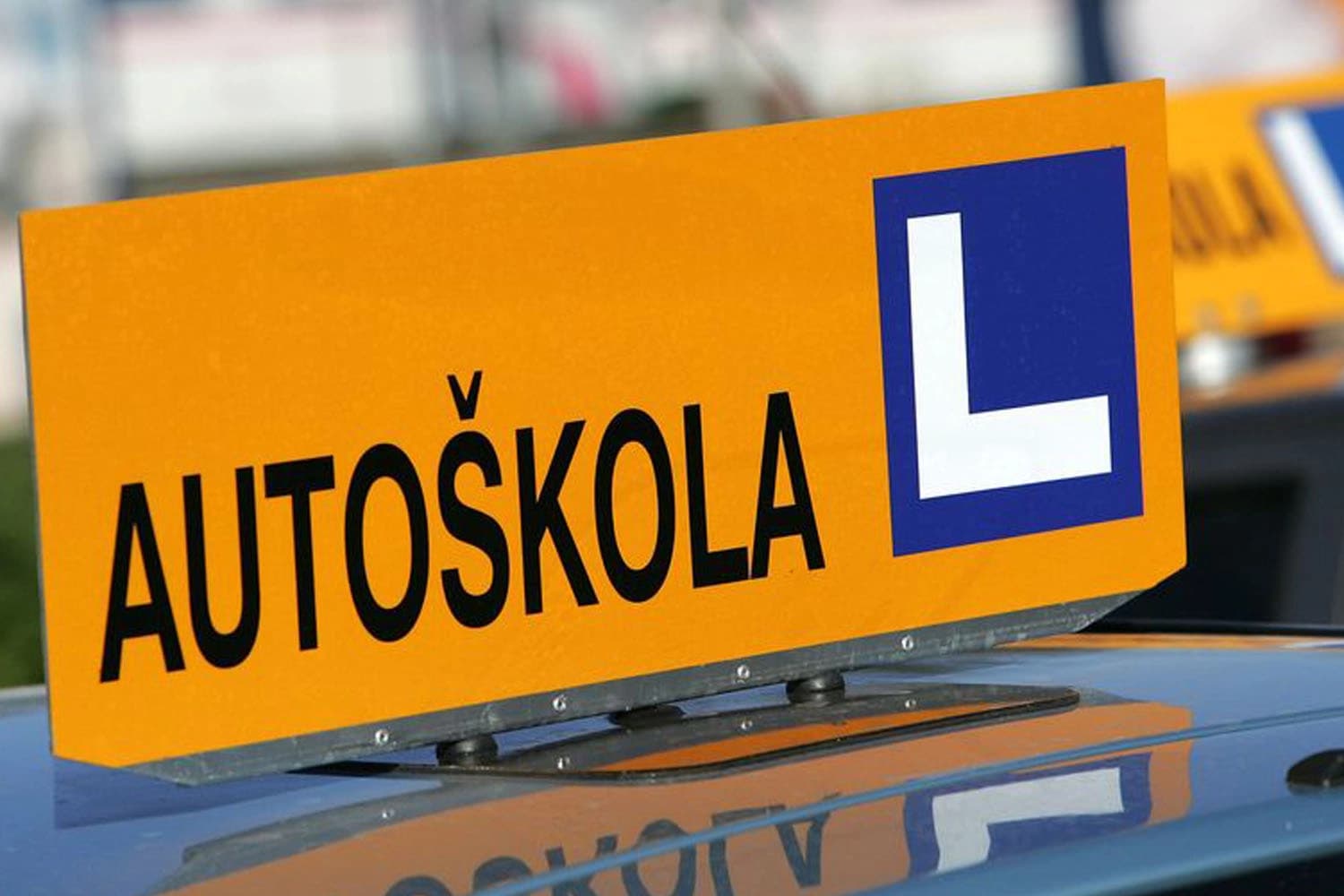 Optužnica protiv instruktora vožnje iz Visokog: Dirao kandidatkinju za grudi, htio je ljubiti