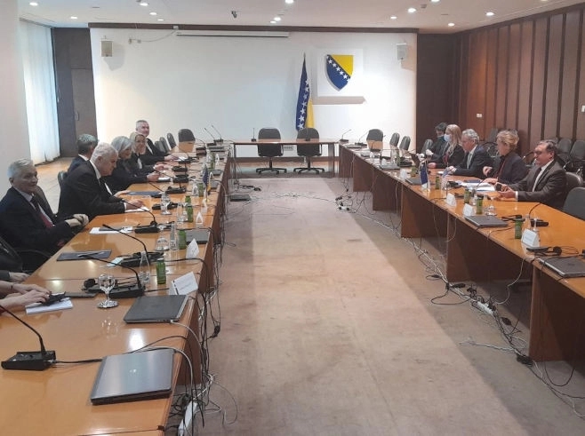 Palmer i Eichhorst u Parlamentu BiH “hvataju zalet” za Neum i konačnu rundu pregovora